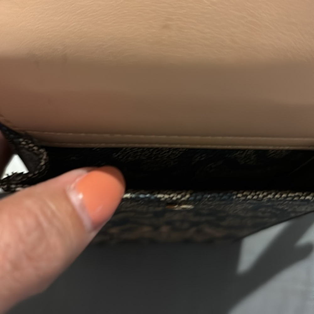 Preowned/Final Sale Only worn twice crossbody phone bag by Tous - Picture 4 of 5